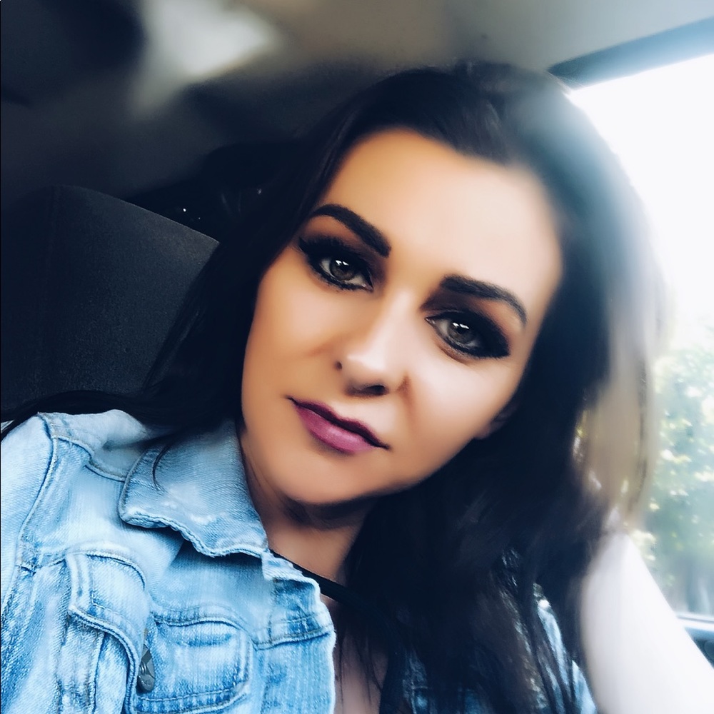 Meet your Posher, Cassie